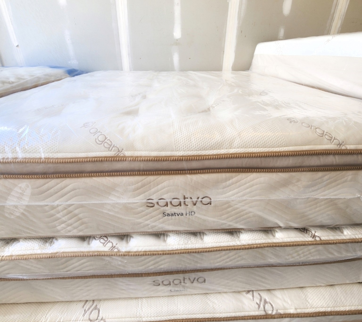 Saatva HD mattress