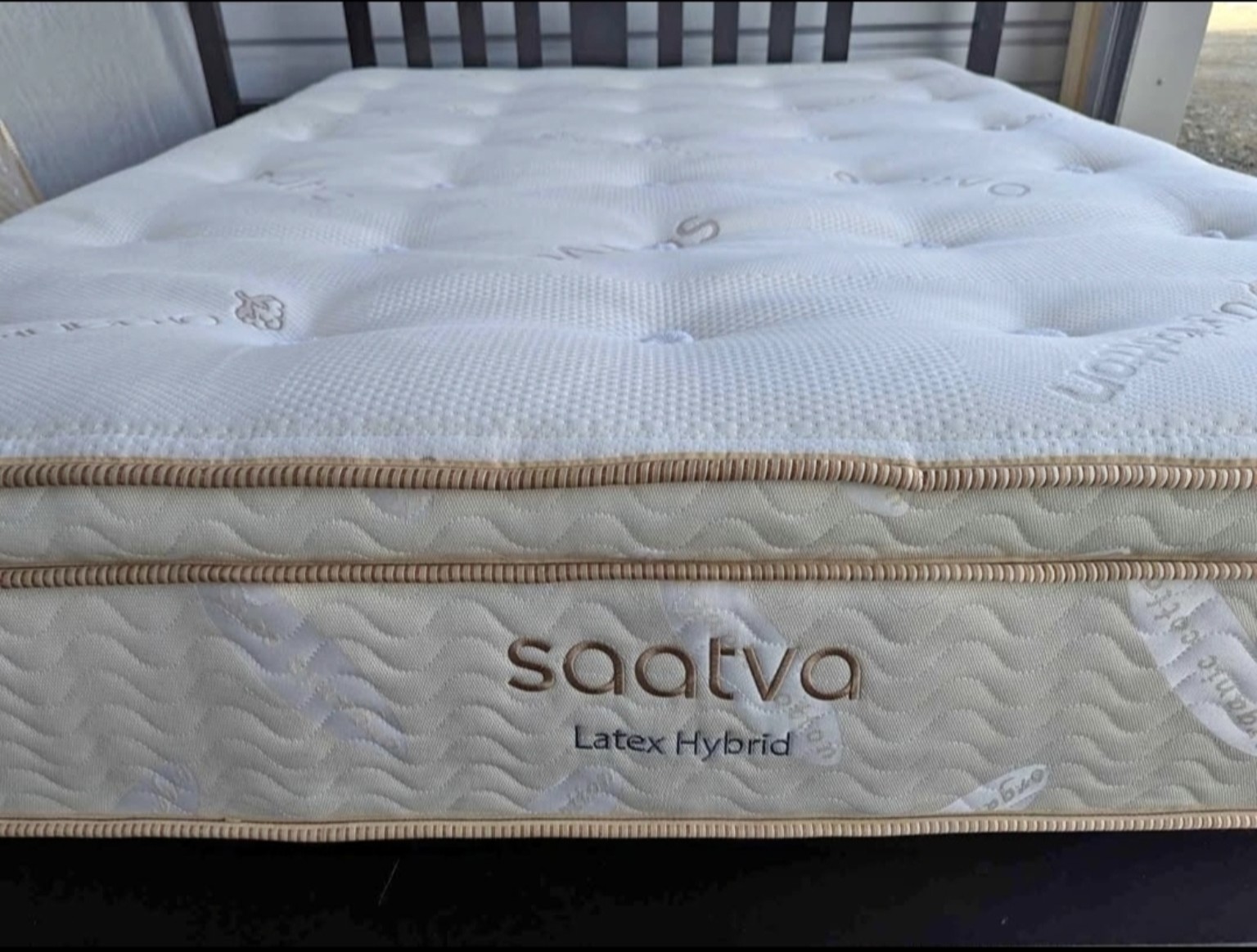 Saatva Latex Hybrid
